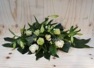 Begrafenis tafelstuk witte lelies