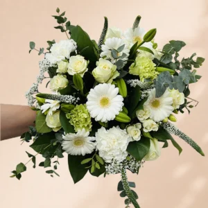 Gebonden boeket met witte tinten