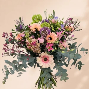 Veldboeket in pastelkleuren