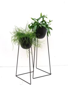 Metalen plantenstaander