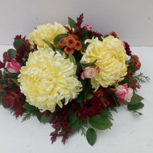 Driedubbele chrysantenbol