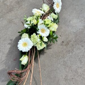 Bloemstuk met takjes